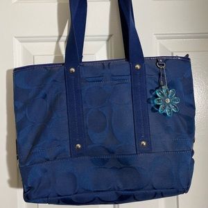 NWOT Retired Coach Daisy Shoulder Bag